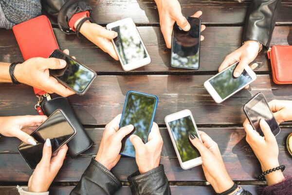 5 Fitur Wajib di HP Modern yang Harus Kamu Pertimbangkan 5 Fitur Wajib di HP Modern yang Harus Kamu Pertimbangkan
